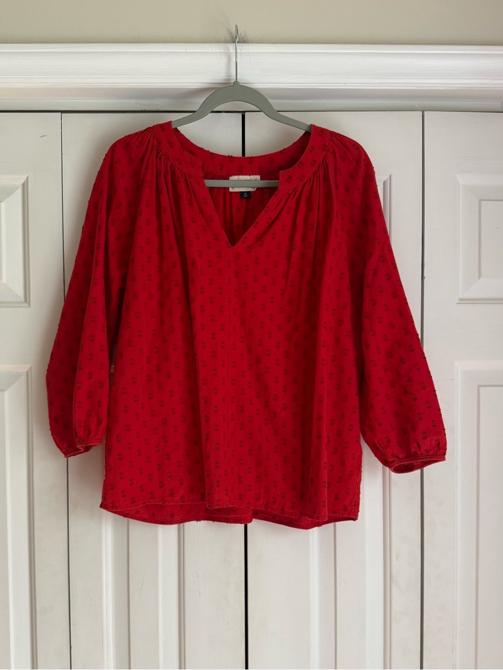 UNIVERSAL THREAD Women’s Red Balloon Sleeve V-Neck Pleated Top Shirt Size M